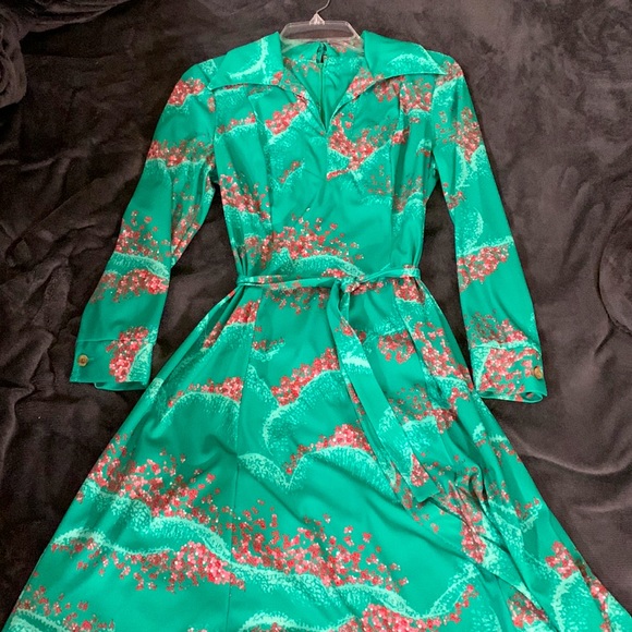 Vintage green and pink flare collar 70s dress. Size 12 perfect condition - Picture 1 of 10